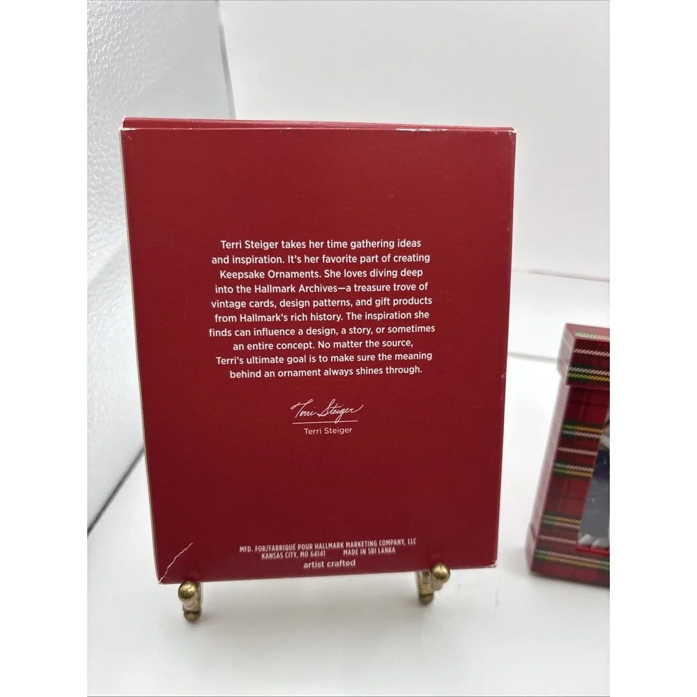 2020~Hallmark Keepsake Ornament~Family's  The Greatest‎ Gift Photo Holder~NIB